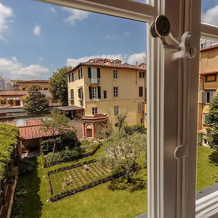 Puccini Penthouse With Terrace Inside Apartment Lucca